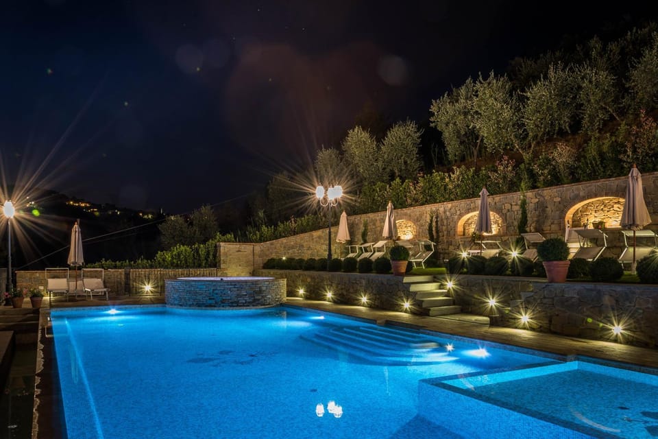 Mountain view, Pool view, Swimming pool