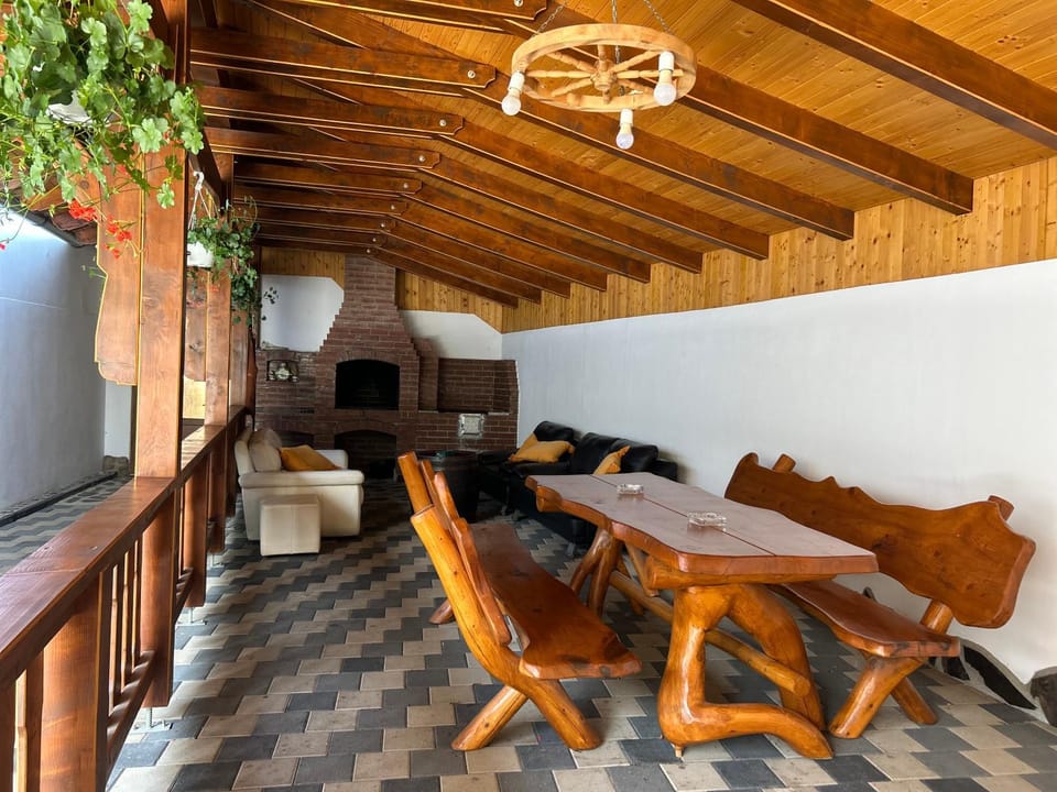 Pensiunea Hanzu Darius Farm Stay in Romania