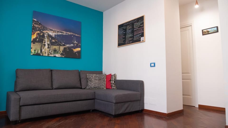 Living room, Seating area