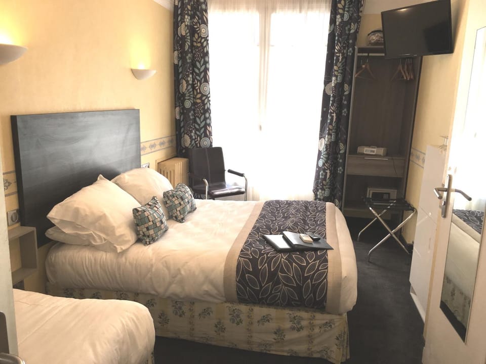 Day, Photo of the whole room