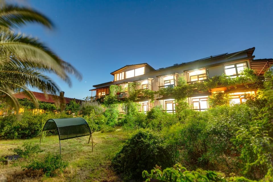 Property building, Balcony/Terrace, Garden view