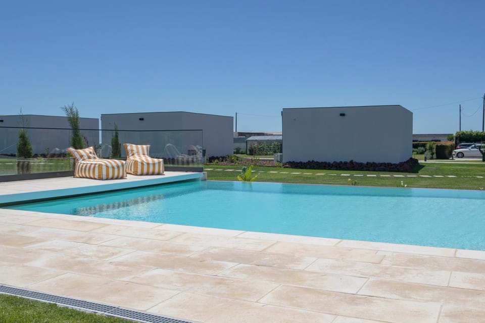 Day, Pool view, Swimming pool, sunbed