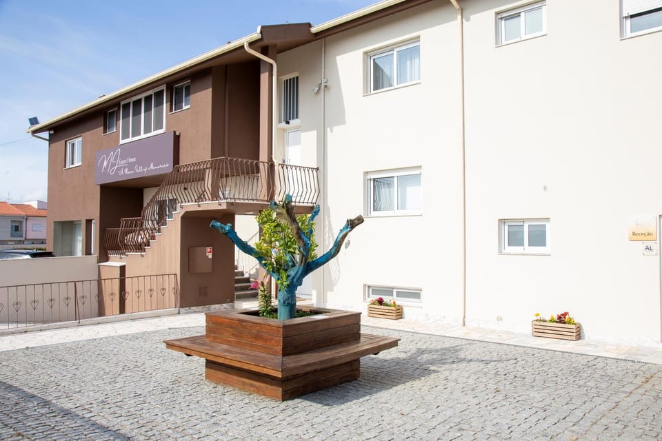 Property building, Off site, Lobby or reception