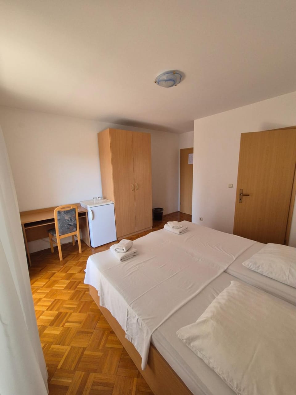Bed, Bedroom, wardrobe