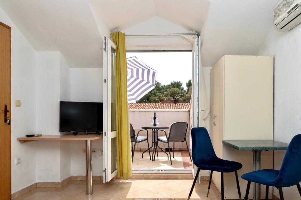 View (from property/room), Balcony/Terrace, Seating area