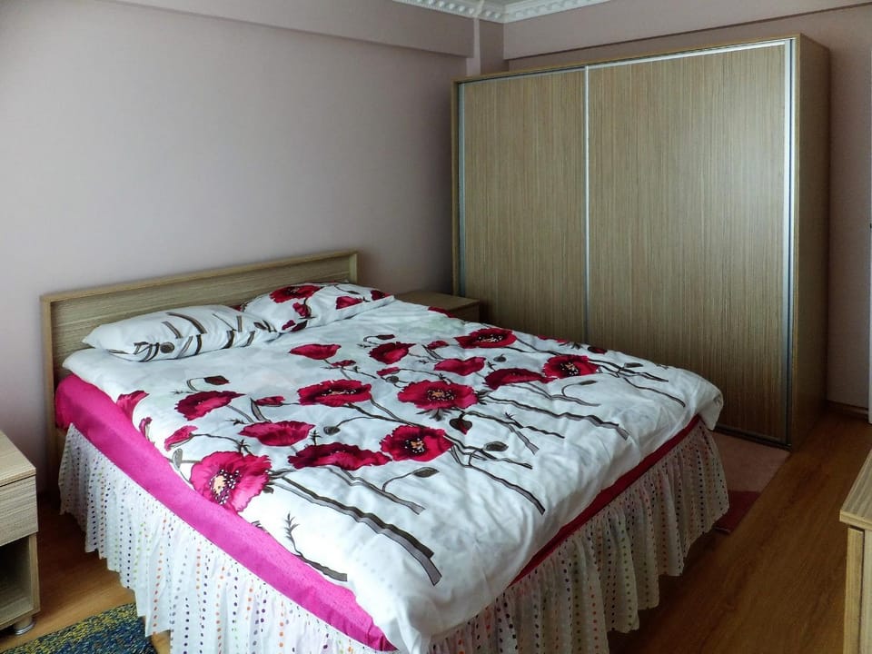 Bedroom, wardrobe