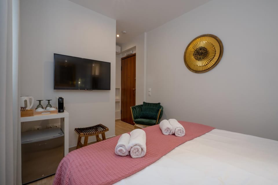 Bed, TV and multimedia, Kitchen or kitchenette, Photo of the whole room, Bedroom, towels