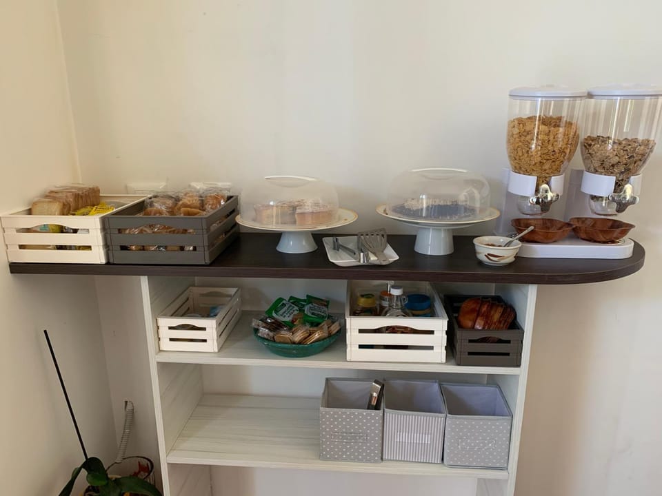 Communal kitchen, Meals