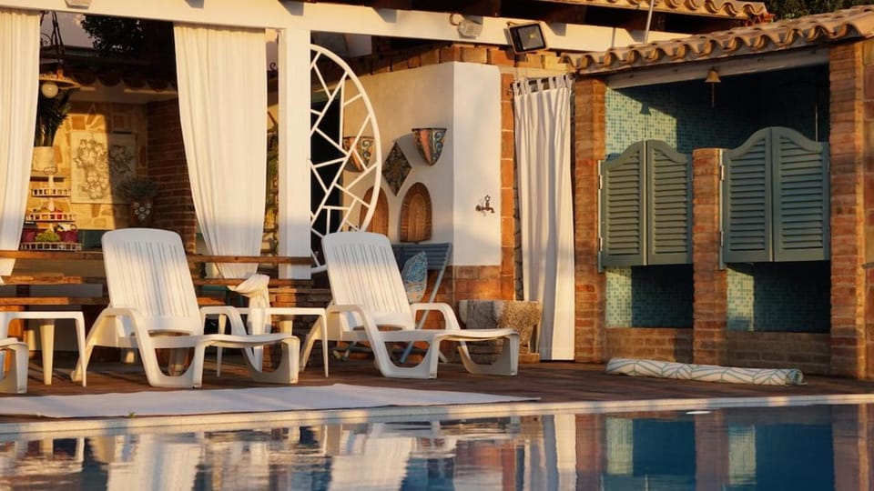 Day, Pool view, Swimming pool, sunbed