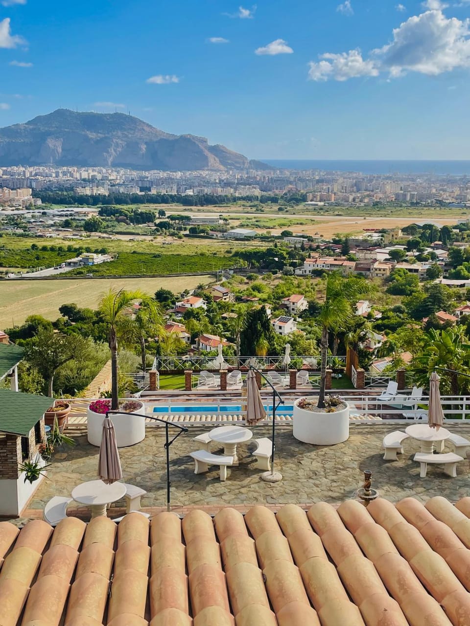 Nearby landmark, Day, Natural landscape, Bird's eye view, Mountain view, Pool view, Swimming pool, sunbed