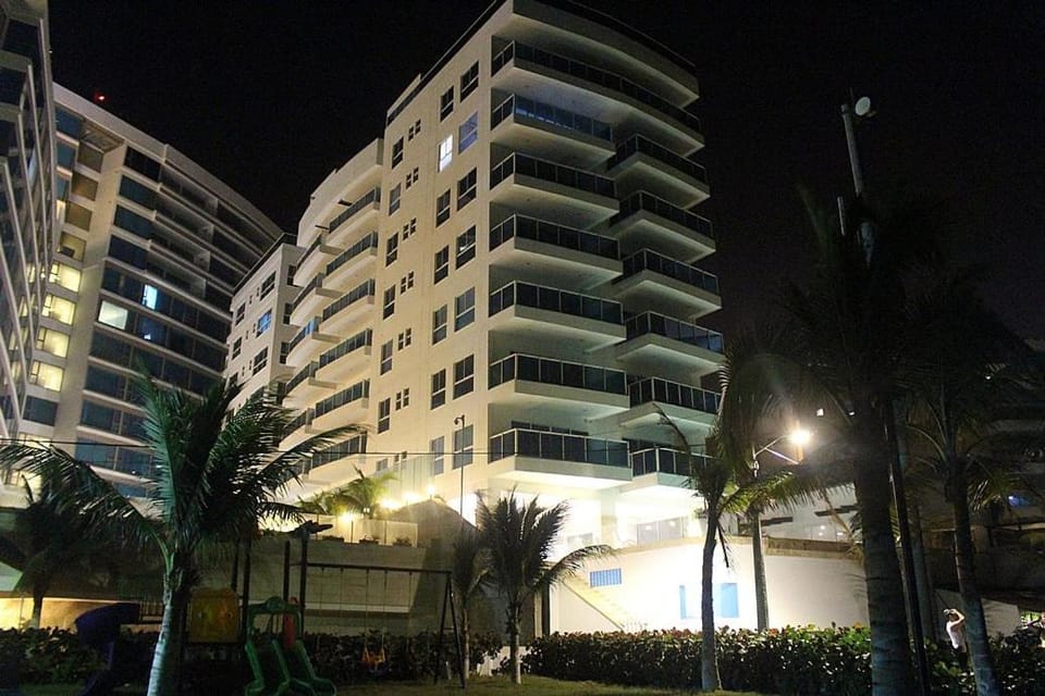 Property building, Facade/entrance