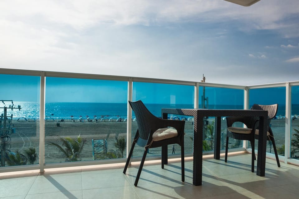 Property building, Balcony/Terrace, Sea view