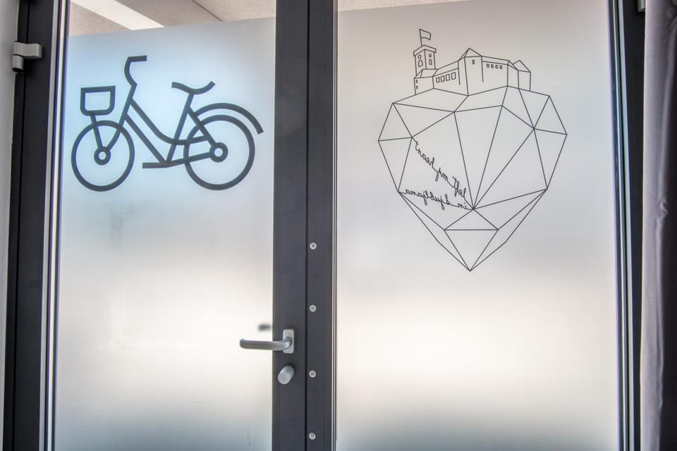 Facade/entrance, Cycling, Logo/Certificate/Sign, Area and facilities, Area and facilities