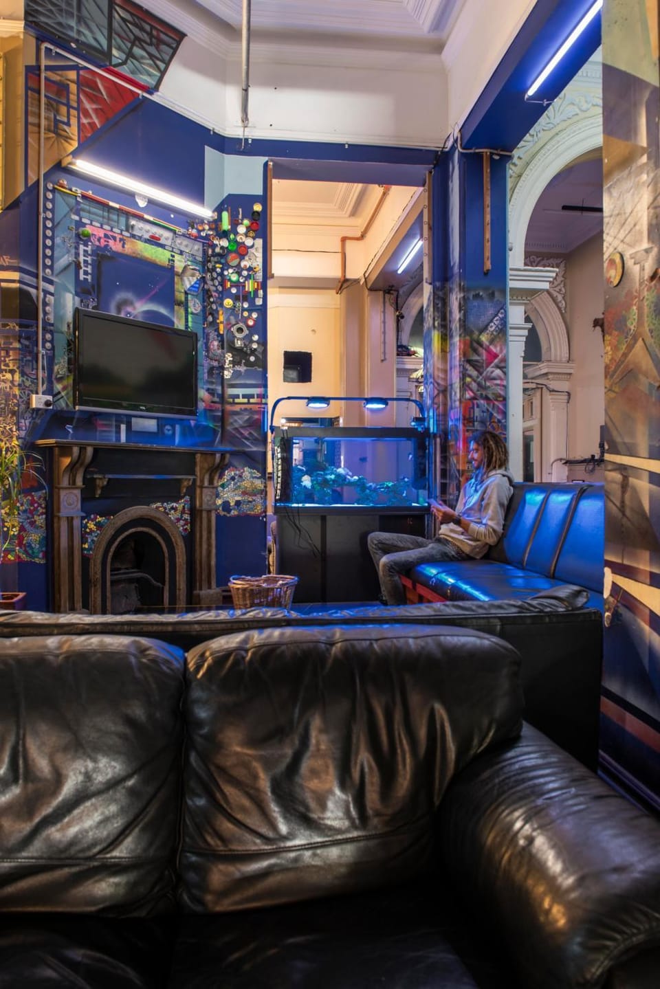 Communal lounge/ TV room, TV and multimedia, Living room, Seating area, Evening entertainment