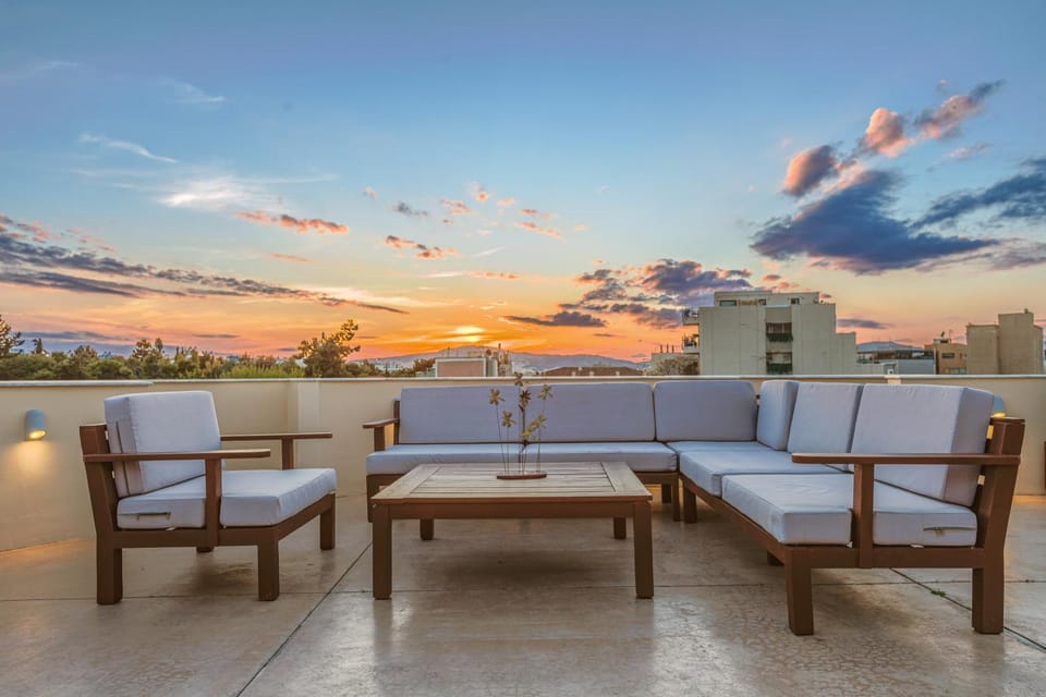 View (from property/room), Balcony/Terrace, Seating area, Sunrise, Sunset