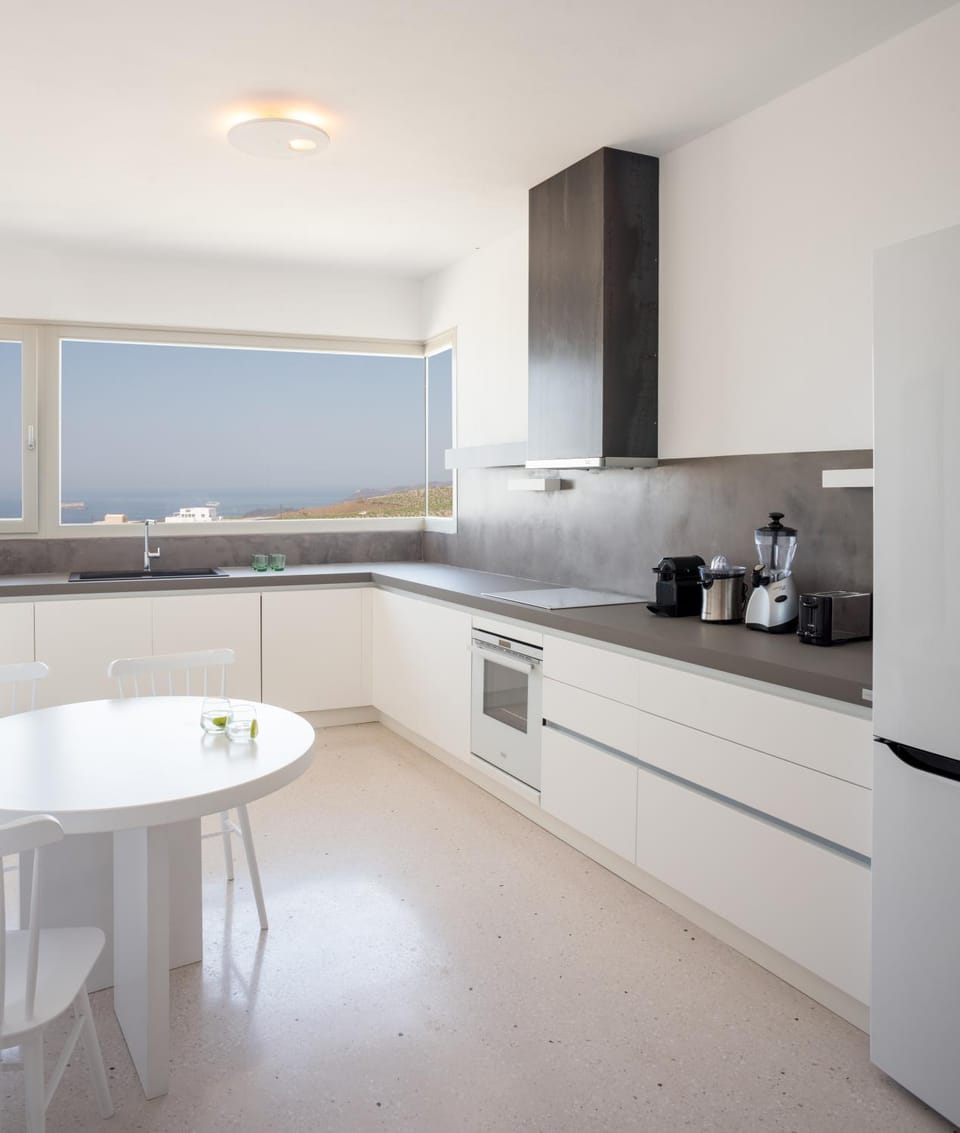 Coffee/tea facilities, View (from property/room), pet friendly, kitchen