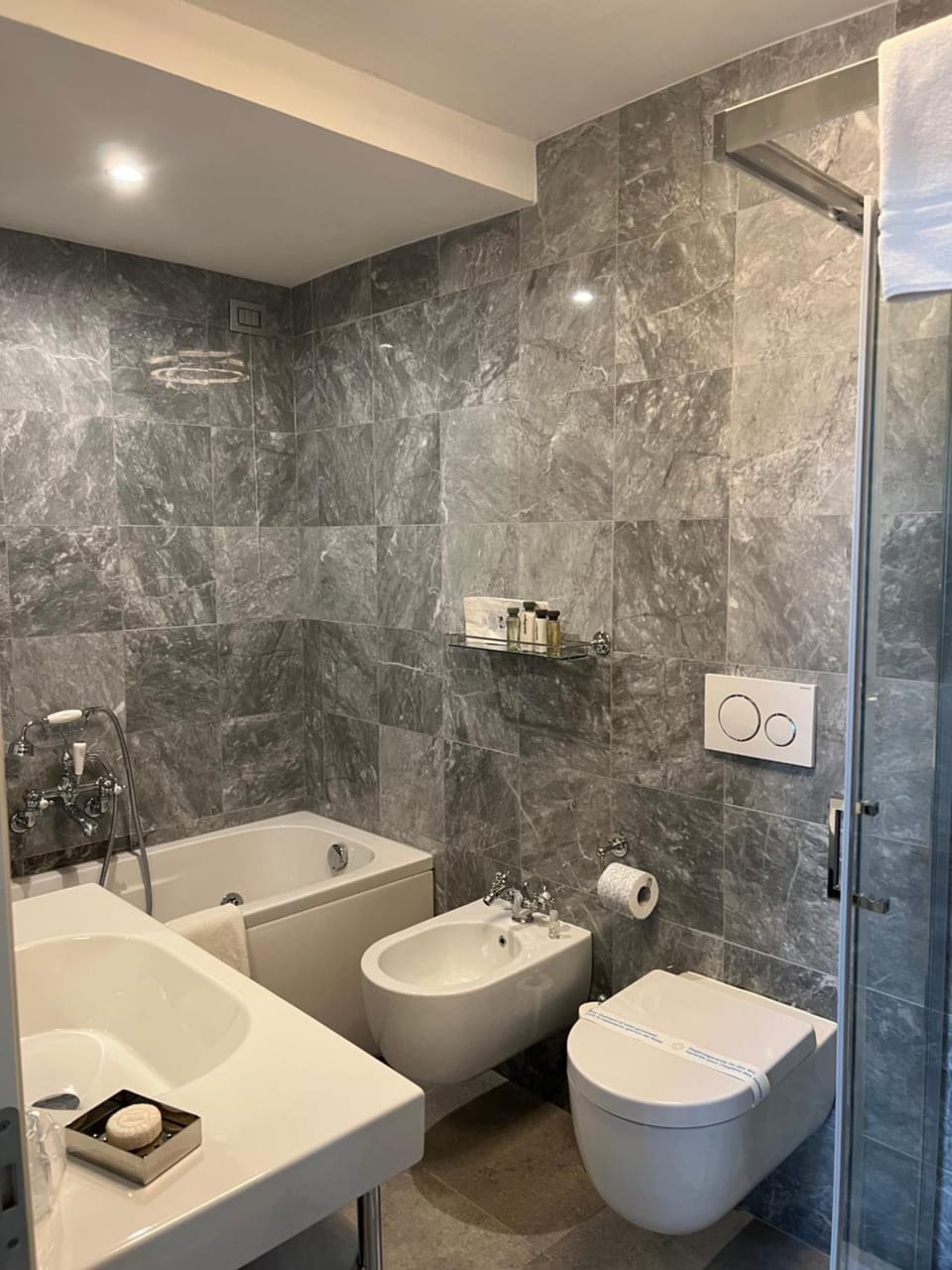 Shower, Toilet, Bathroom, Bath, bidet