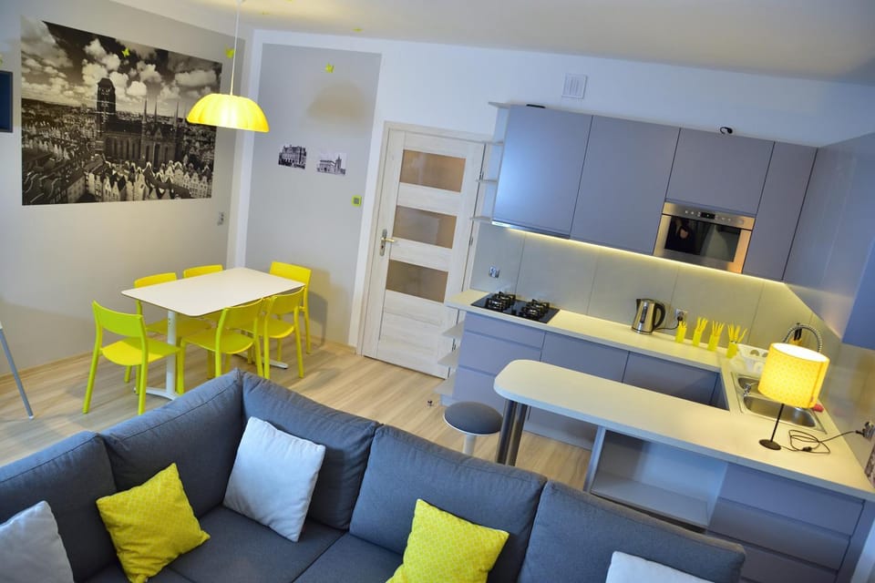 Coffee/tea facilities, Kitchen or kitchenette, Living room, Dining area