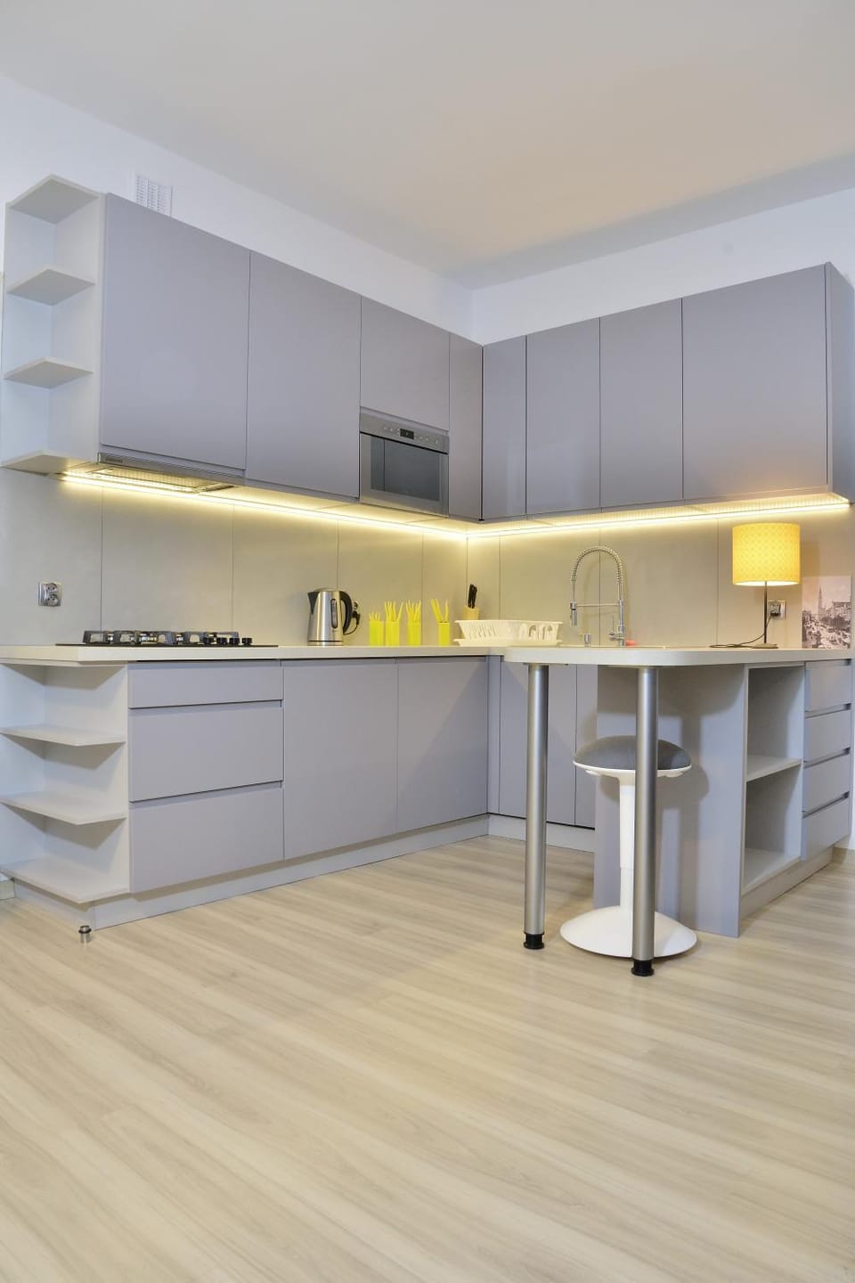Coffee/tea facilities, Kitchen or kitchenette, Living room