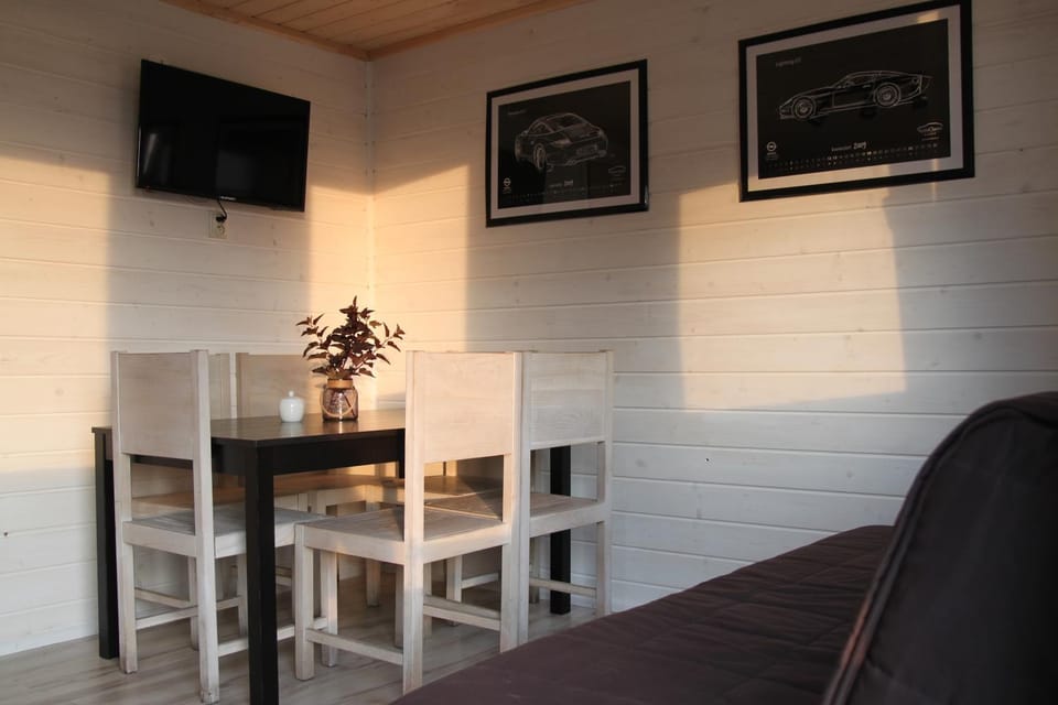 TV and multimedia, Dining area