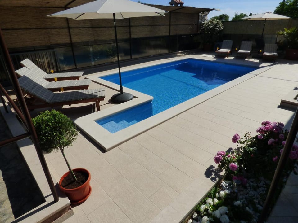 Swimming pool, Swimming pool