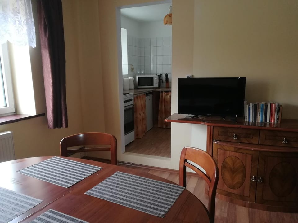 Kitchen or kitchenette, Living room, Dining area