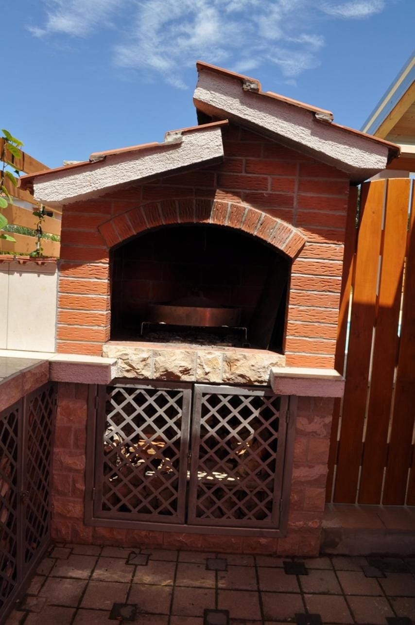 Day, BBQ facilities