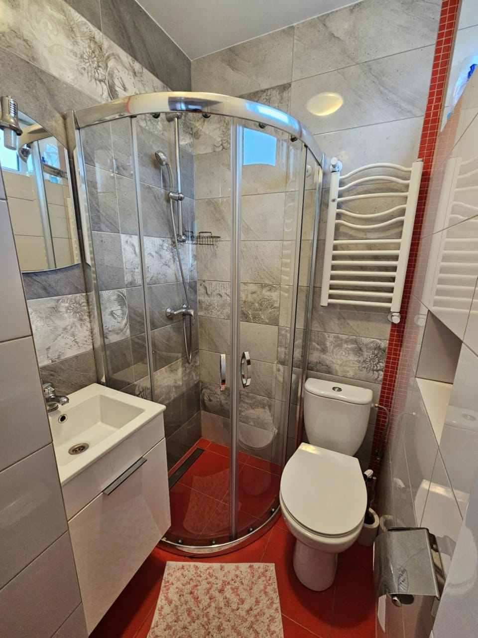 Shower, Toilet, Bathroom