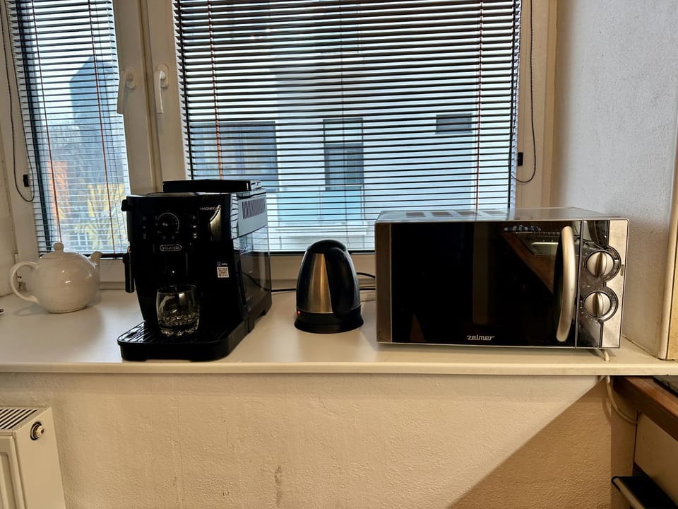 Coffee/tea facilities, Kitchen or kitchenette, microwave