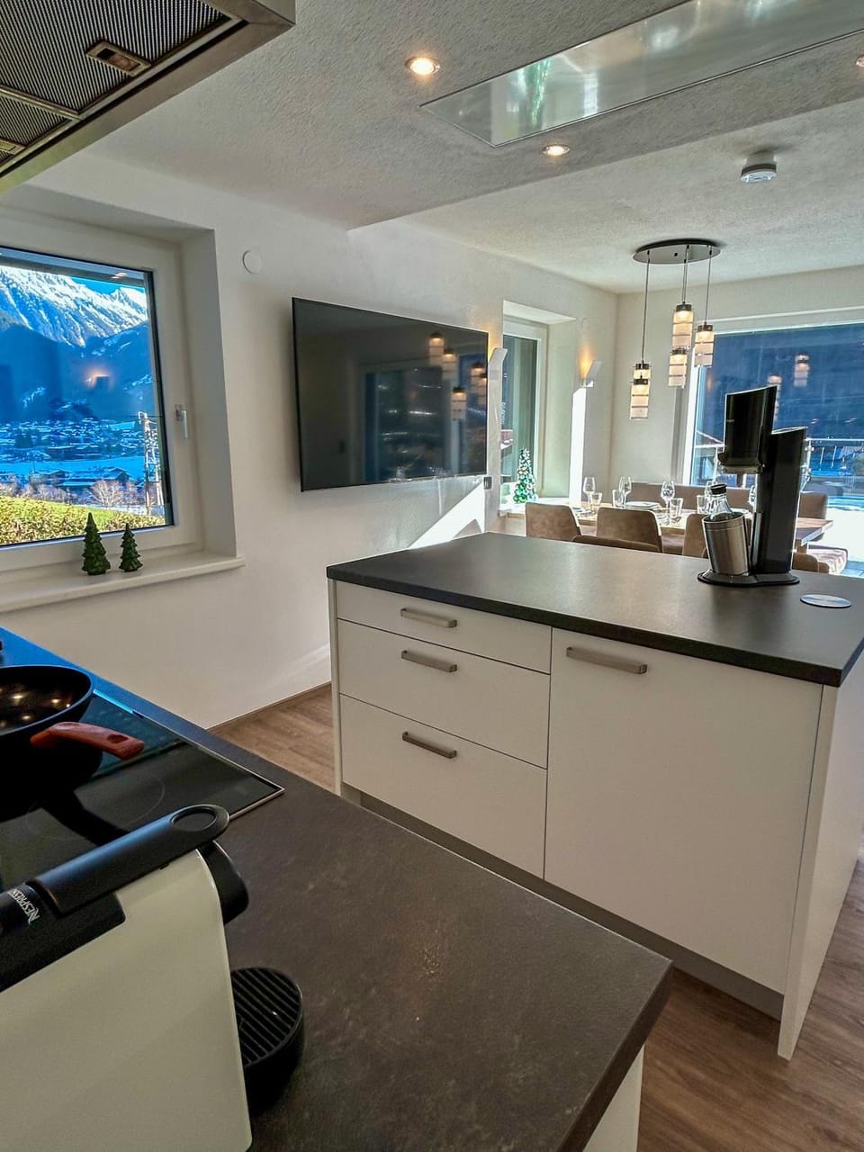 TV and multimedia, Kitchen or kitchenette