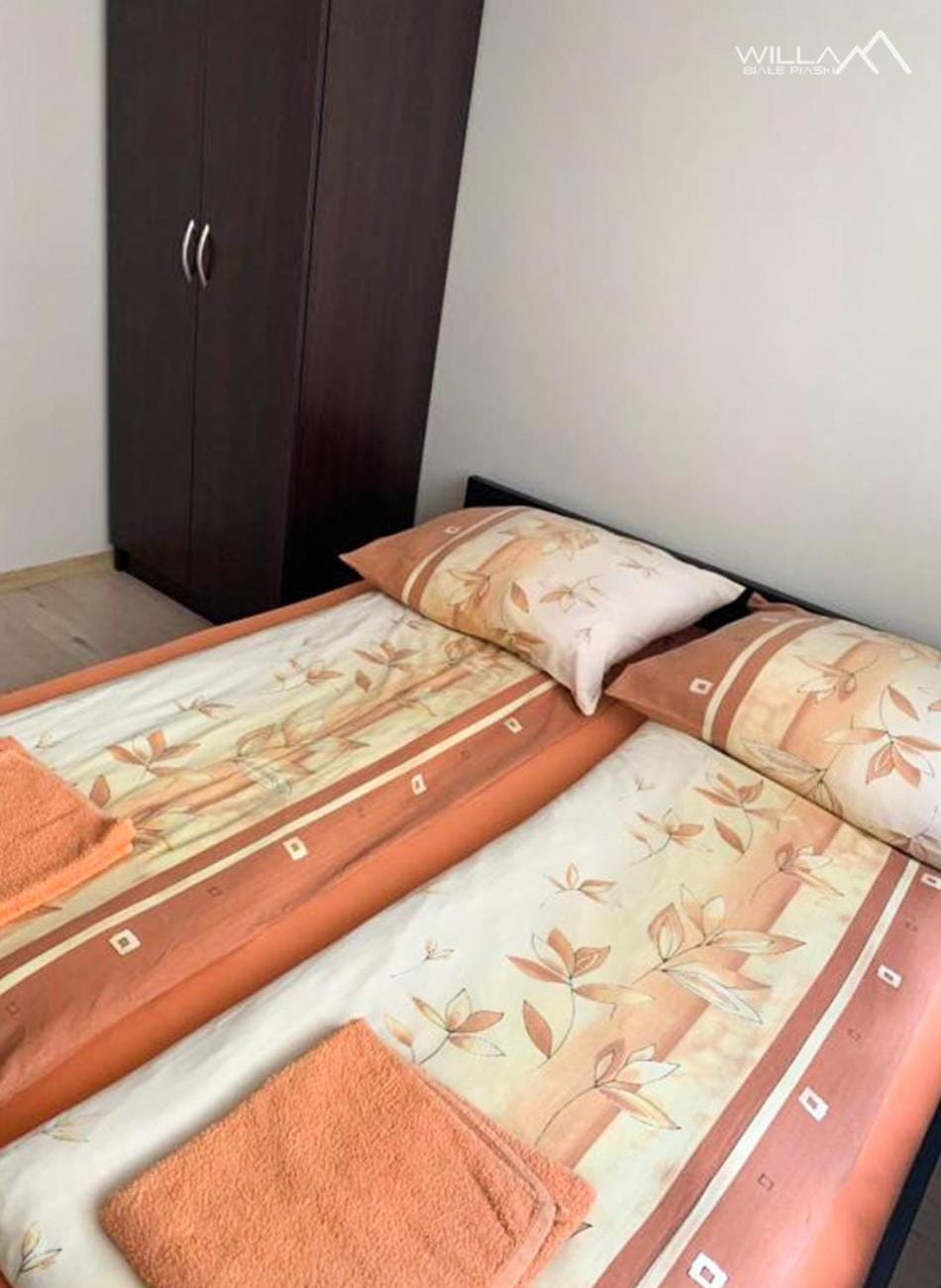 Bed, People, Photo of the whole room, Bedroom