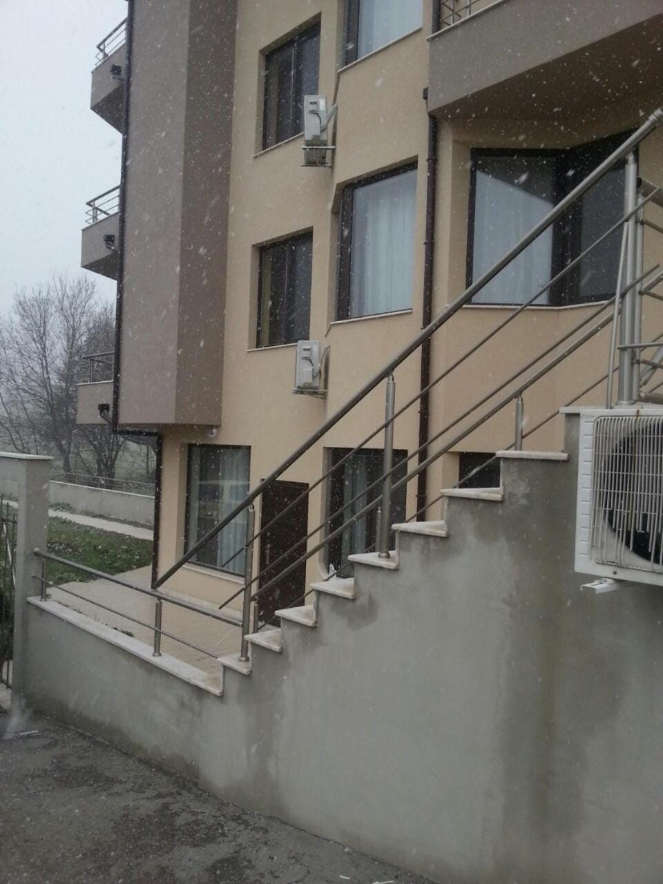 Facade/entrance