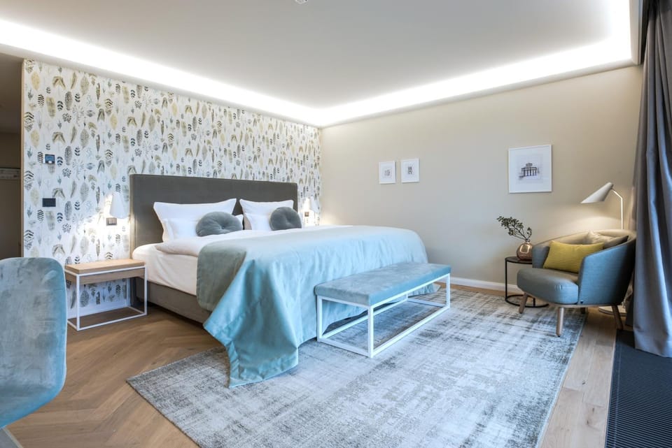 Bed, Photo of the whole room
