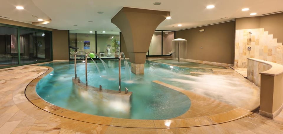 Spa and wellness centre/facilities, Swimming pool