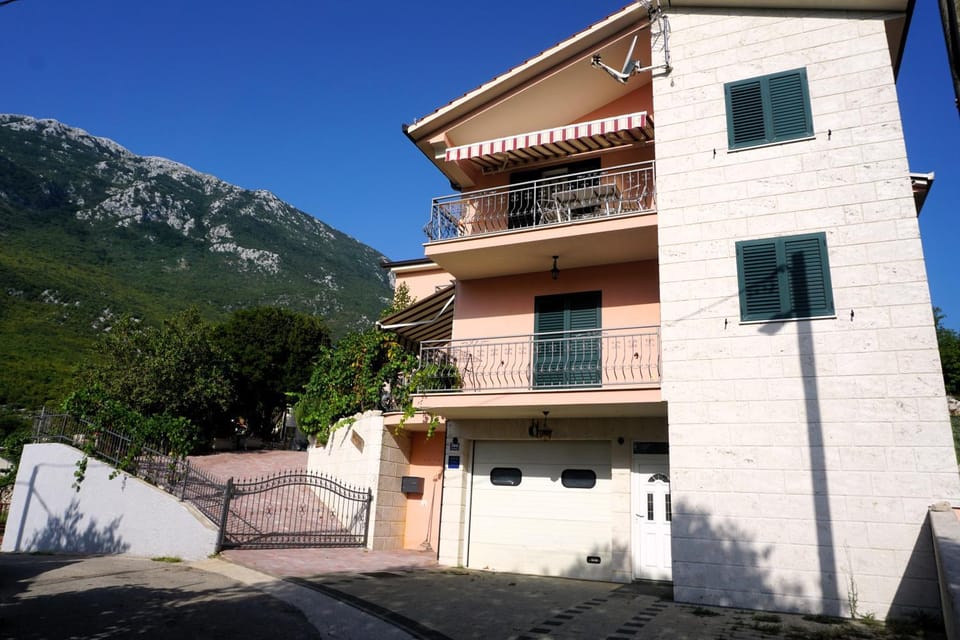 Property building, Mountain view