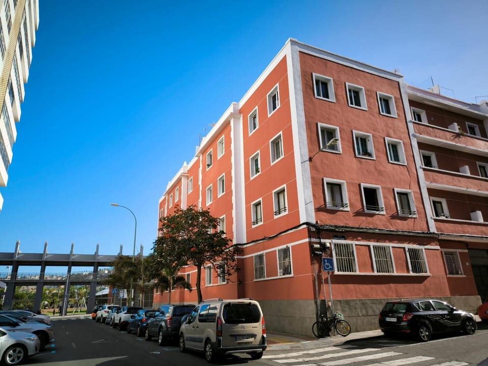 Property building, Neighbourhood
