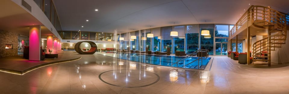 Swimming pool, Swimming pool