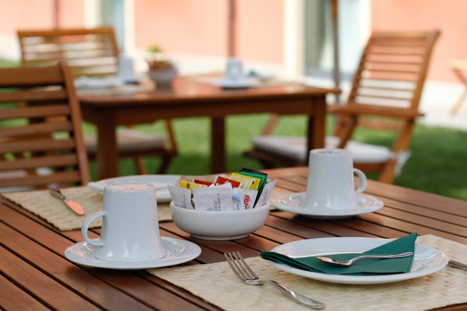 Garden, Breakfast