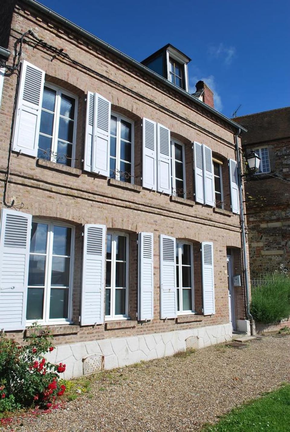 Facade/entrance