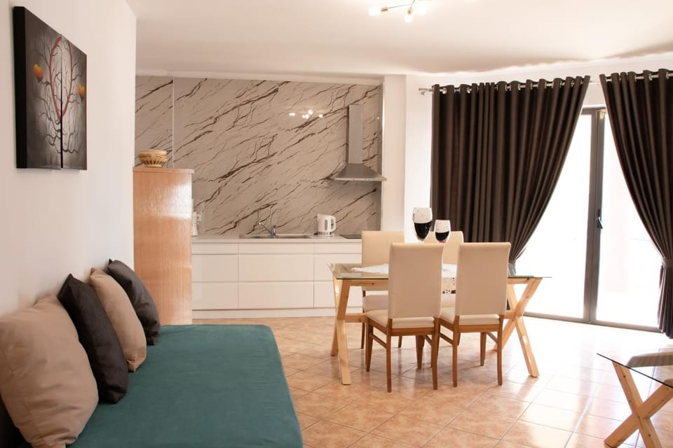 Living room, Seating area, Dining area, Street view