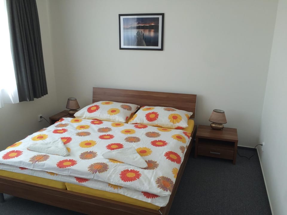 Bed, Bedroom, bunk bed