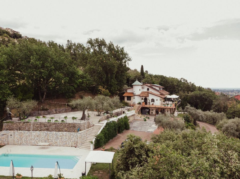 Property building, Spring, Day, Natural landscape, Garden, Garden view, Mountain view, Pool view, Swimming pool