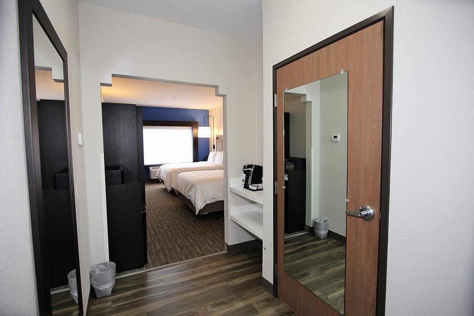 Holiday Inn Express Hotel & Suites Ashland by IHG Hotel in Ashland
