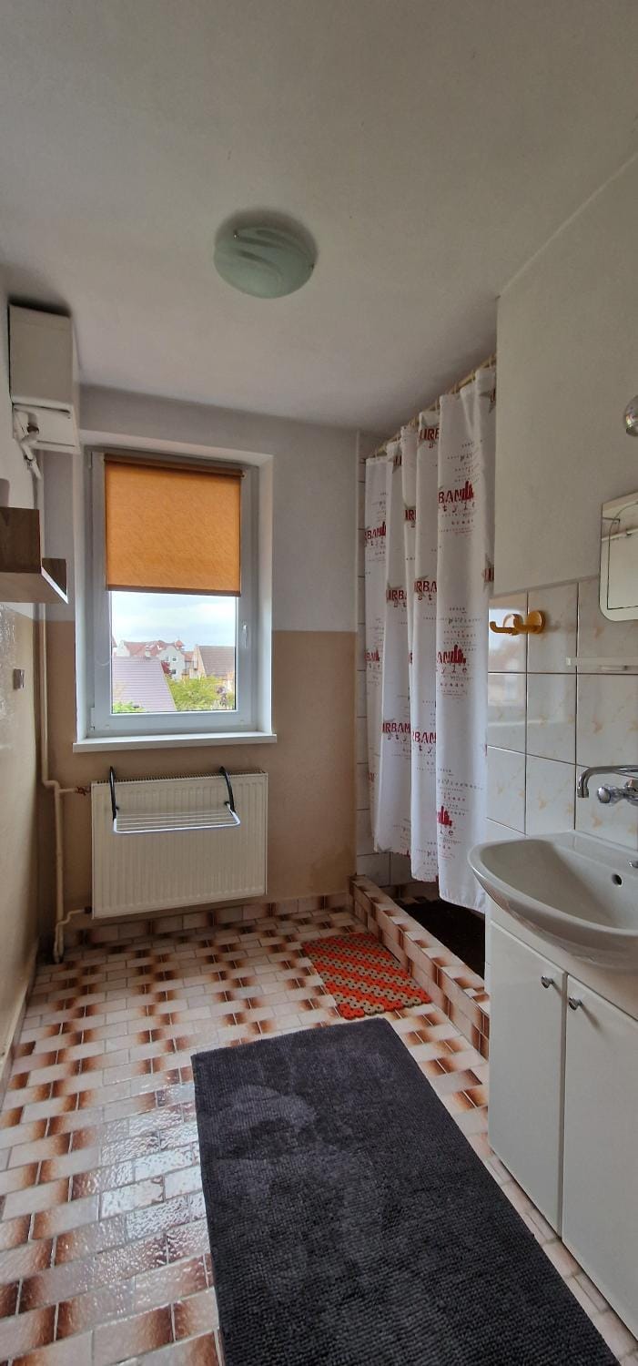 Shower, Bathroom, hair dryier