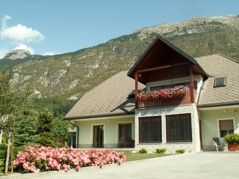 Property building, Facade/entrance, Spring, People, People, Activities, Summer, Garden, Hiking, Cycling, Guests, Guests, Garden view, Mountain view, Area and facilities, Sports, Seasons, Family, Family, Parking