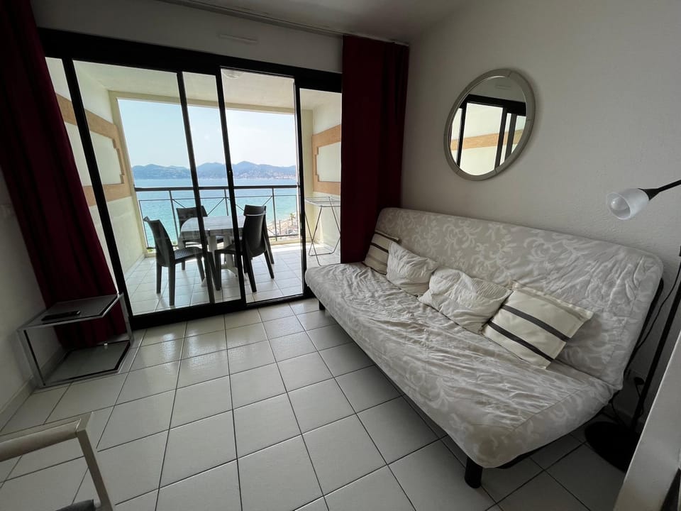 Balcony/Terrace, Living room, Seating area, Sea view