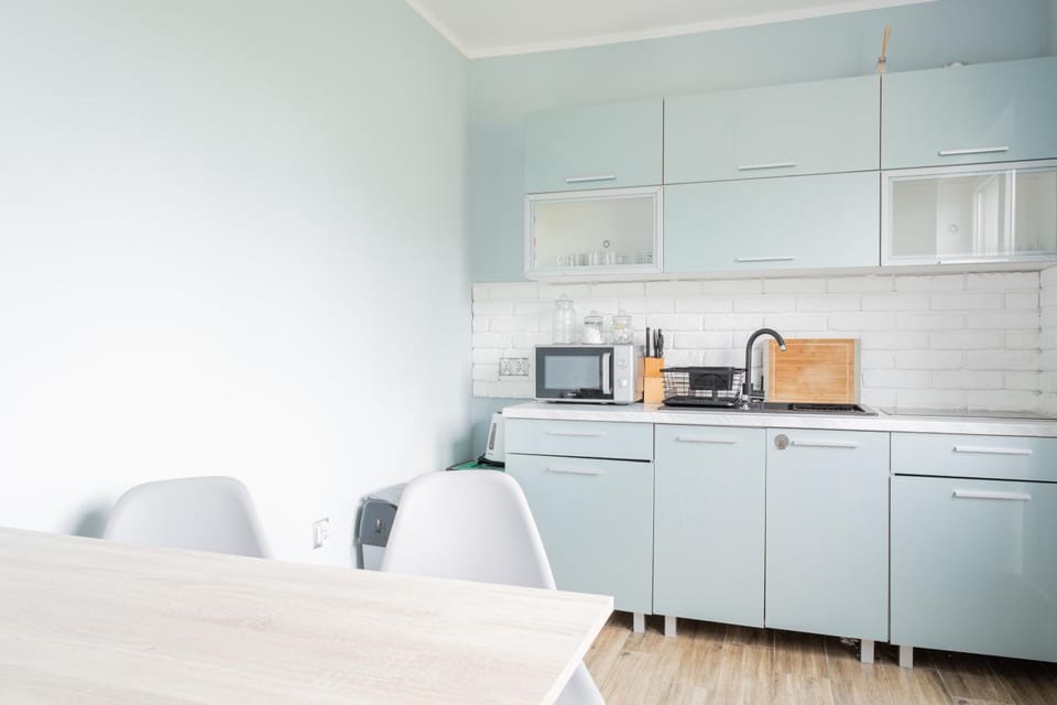 Kitchen or kitchenette, microwave, oven, kitchen