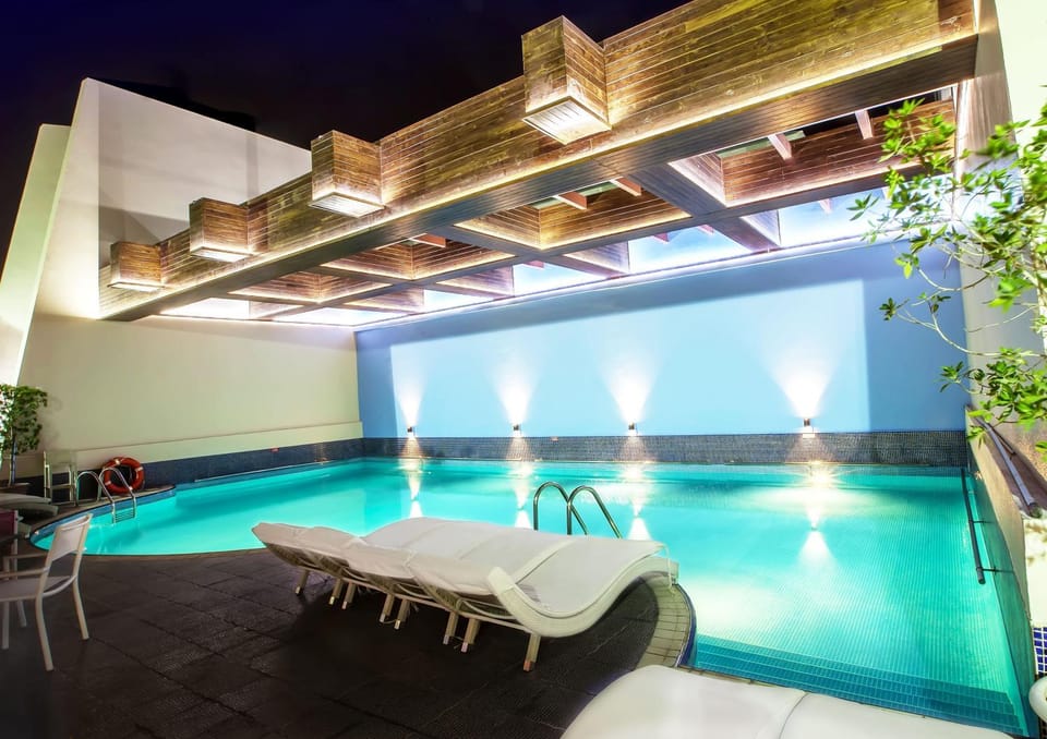 Swimming pool, Swimming pool
