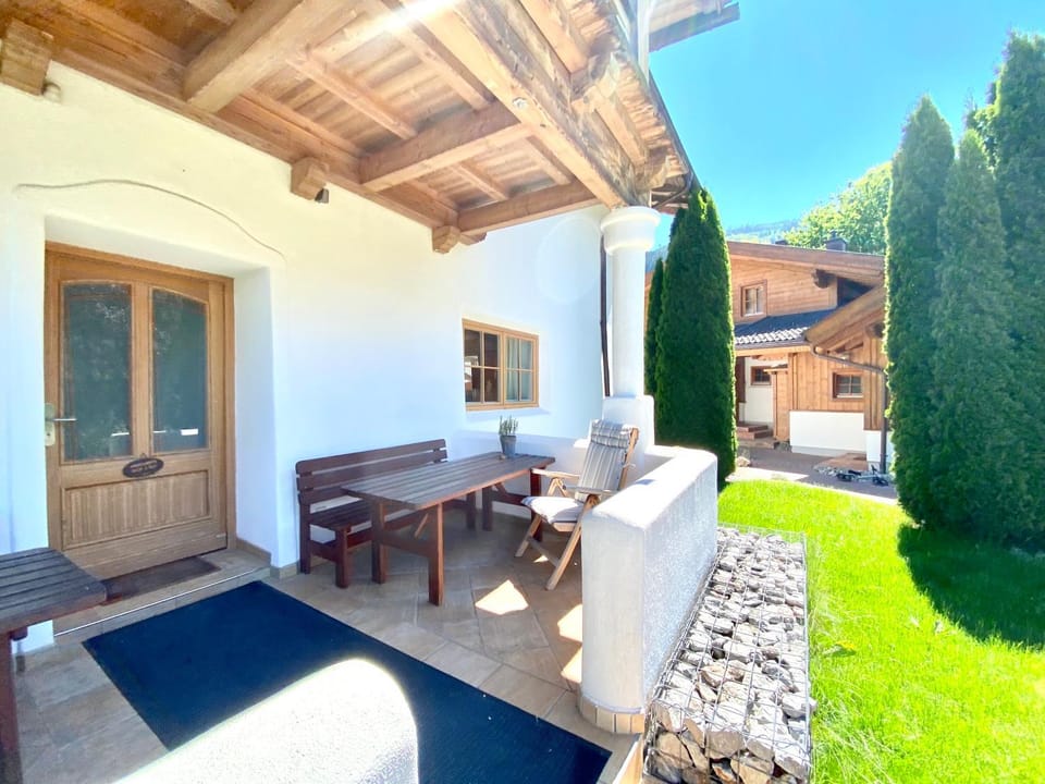 Property building, Balcony/Terrace, Garden view