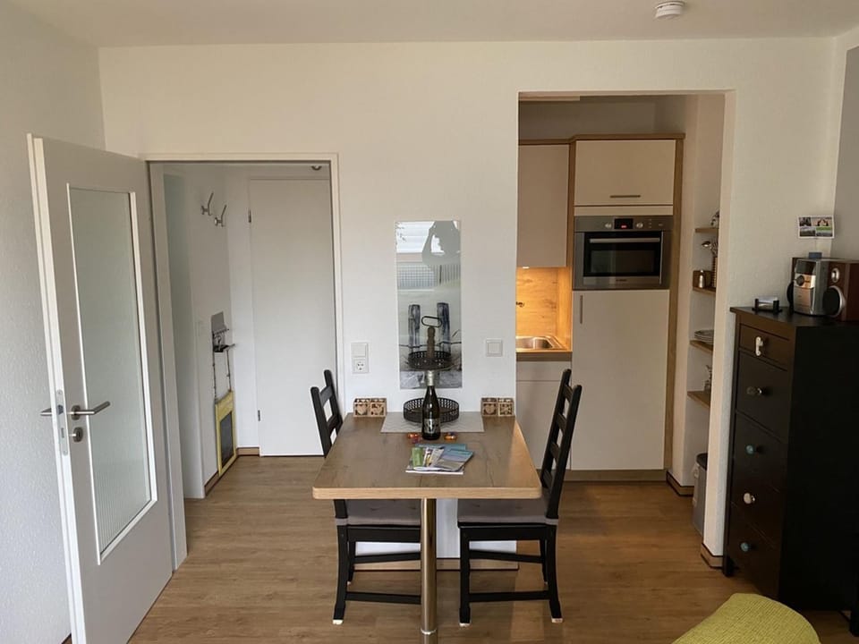 Property building, Kitchen or kitchenette, Living room